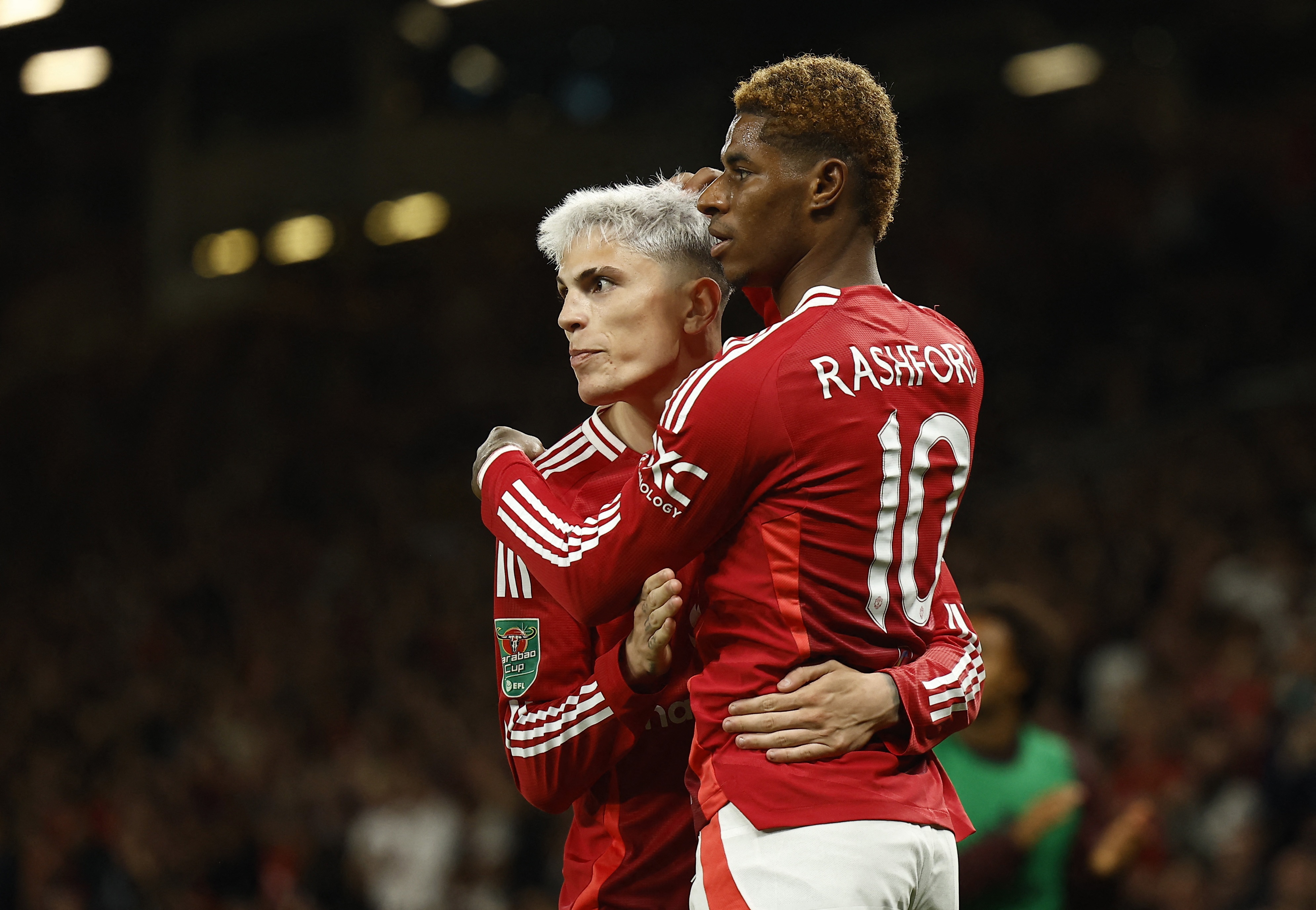 官方网站-曼联核心球员被曝转会传闻，引球迷热议，网上很多国际.-官方网站